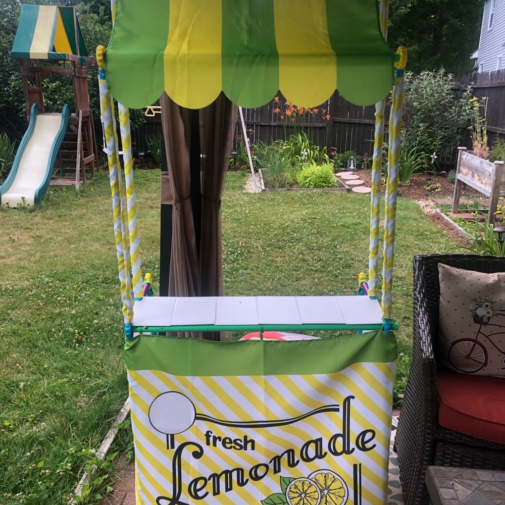 Lemonade stand
